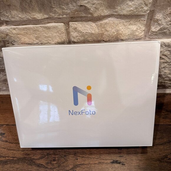 NWT NexFoto WiFi Elite 8 8" HD Digital Photo Wood Frame - Picture 1 of 5